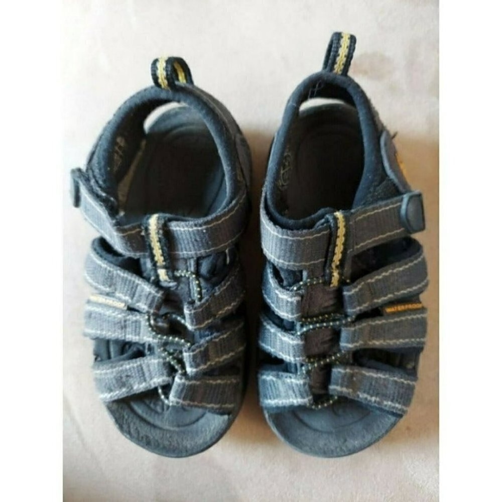 KEEN Black/yellow WATER SANDLE SHOES SZ 7 CHILDS